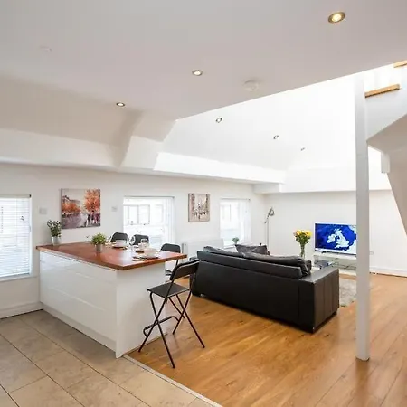 Grafton Street District *