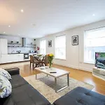 Grafton Street District 아파트 더블린