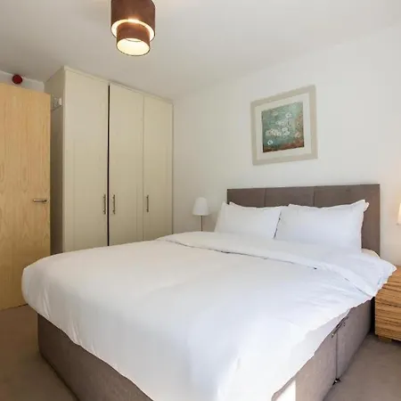 Grafton Street District Apartment *
