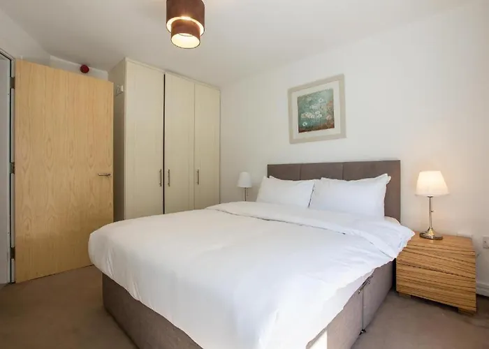 Grafton Street District Apartment *