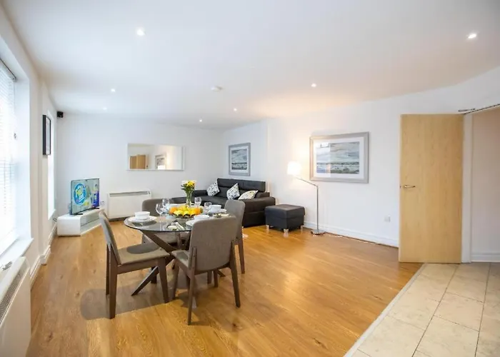 Grafton Street District Apartment