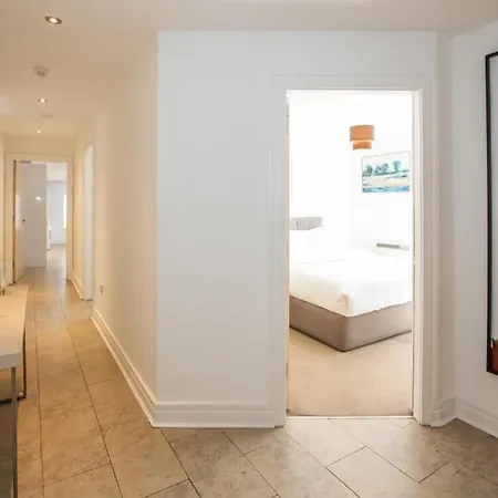 Grafton Street District *