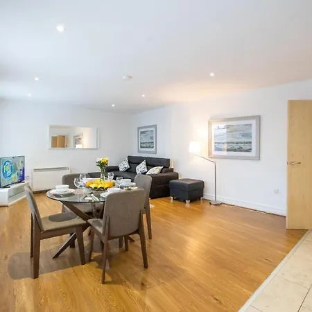 Grafton Street District شقة *