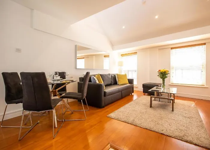 Grafton Street District *